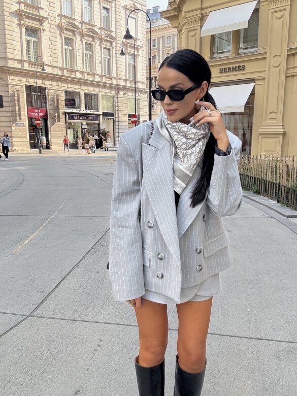 Marynarka Sindela w paski szara