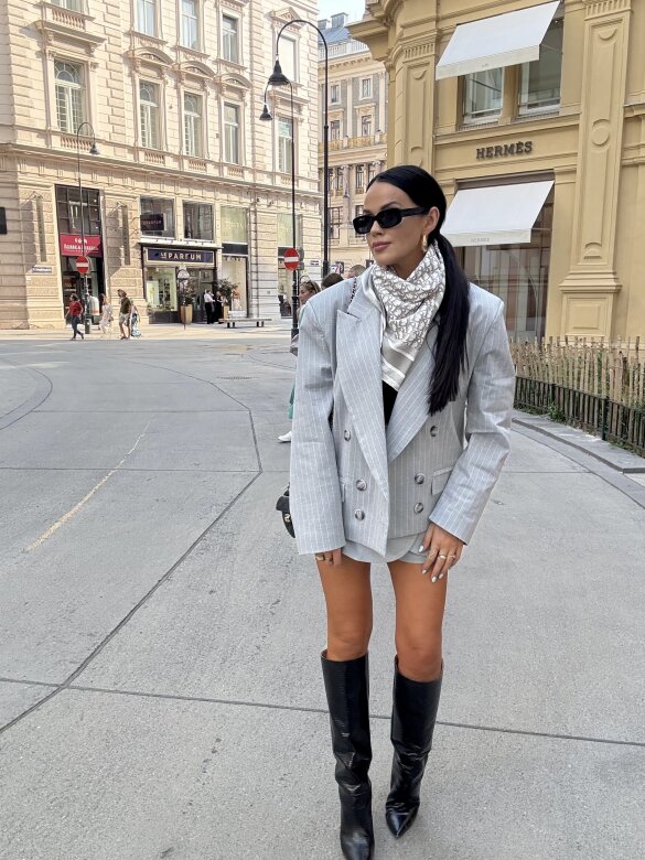 Marynarka Sindela w paski szara