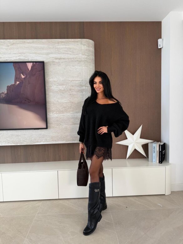 Sweter Lunvero z koronką czarny