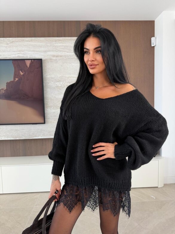 Sweter Lunvero z koronką czarny