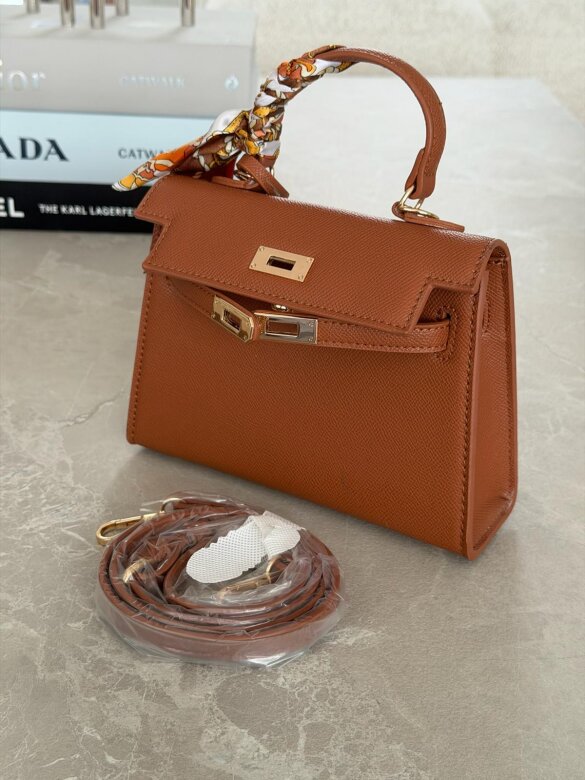 Torebka Nerina mini z apaszką brązowa 