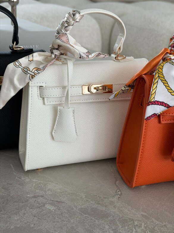 Torebka Nerina mini z apaszką biała 