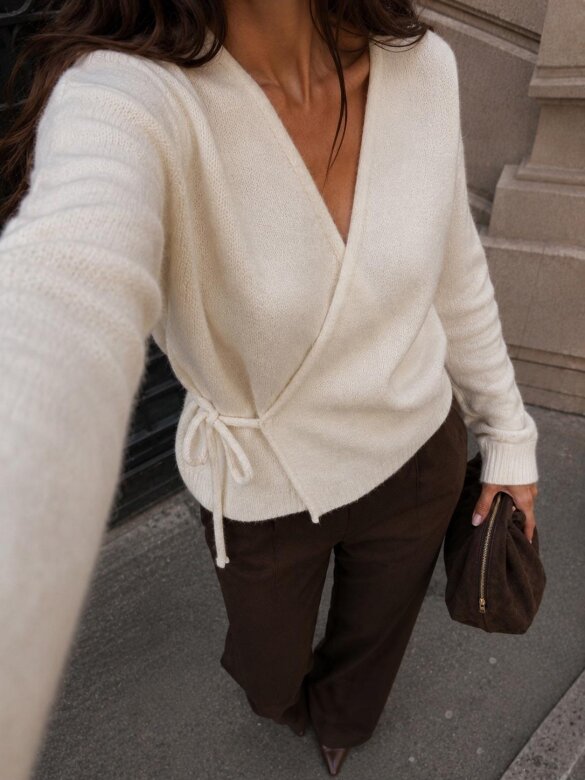 Sweter Barcelo ecru 