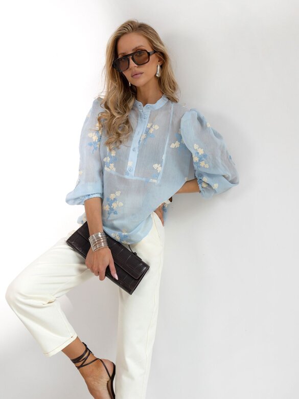 Bluzka Orelia z haftem bawełniana błękitna