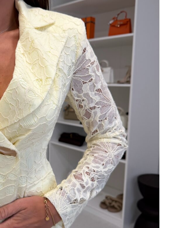 Dress Milan Muse with viscose butter yellow 